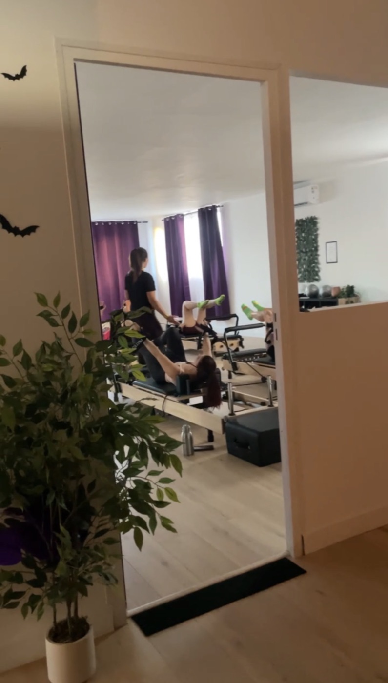 Cours de Pilates Reformer au studio